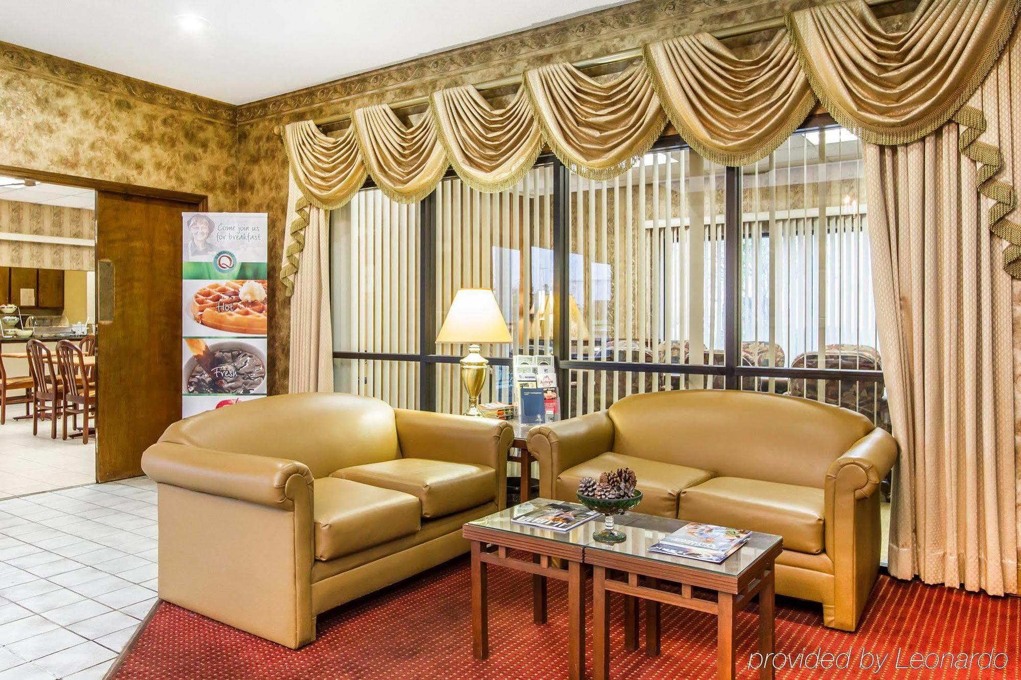 Executive Inn And Suites 恩特普赖斯 外观 照片