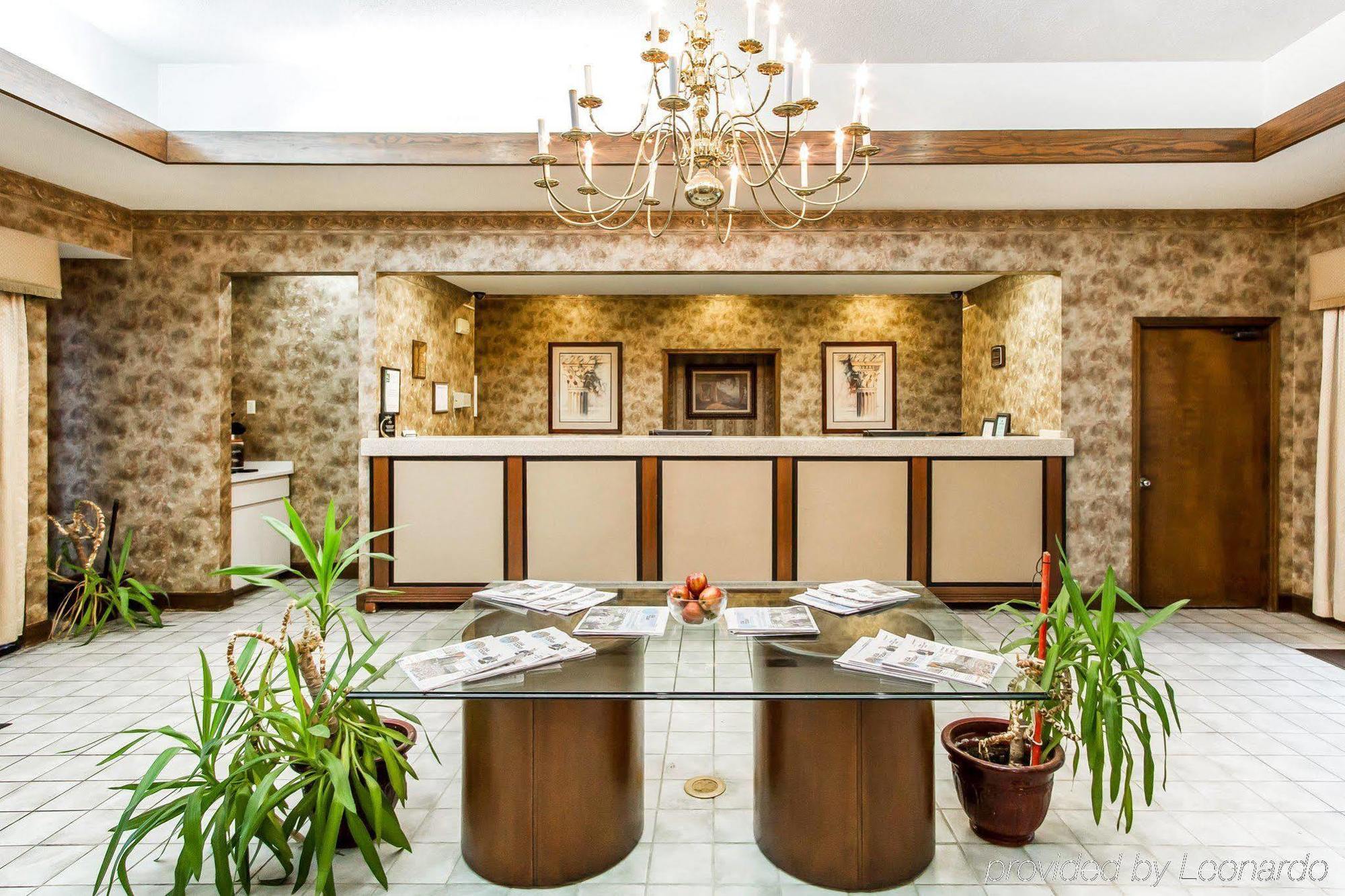 Executive Inn And Suites 恩特普赖斯 外观 照片