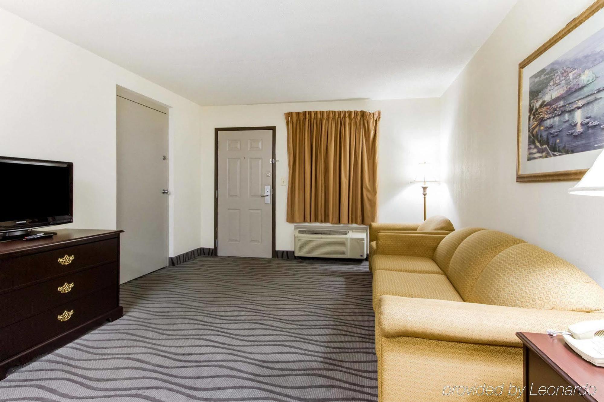 Executive Inn And Suites 恩特普赖斯 外观 照片