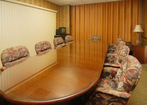 Executive Inn And Suites 恩特普赖斯 外观 照片