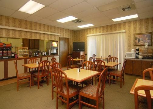 Executive Inn And Suites 恩特普赖斯 外观 照片